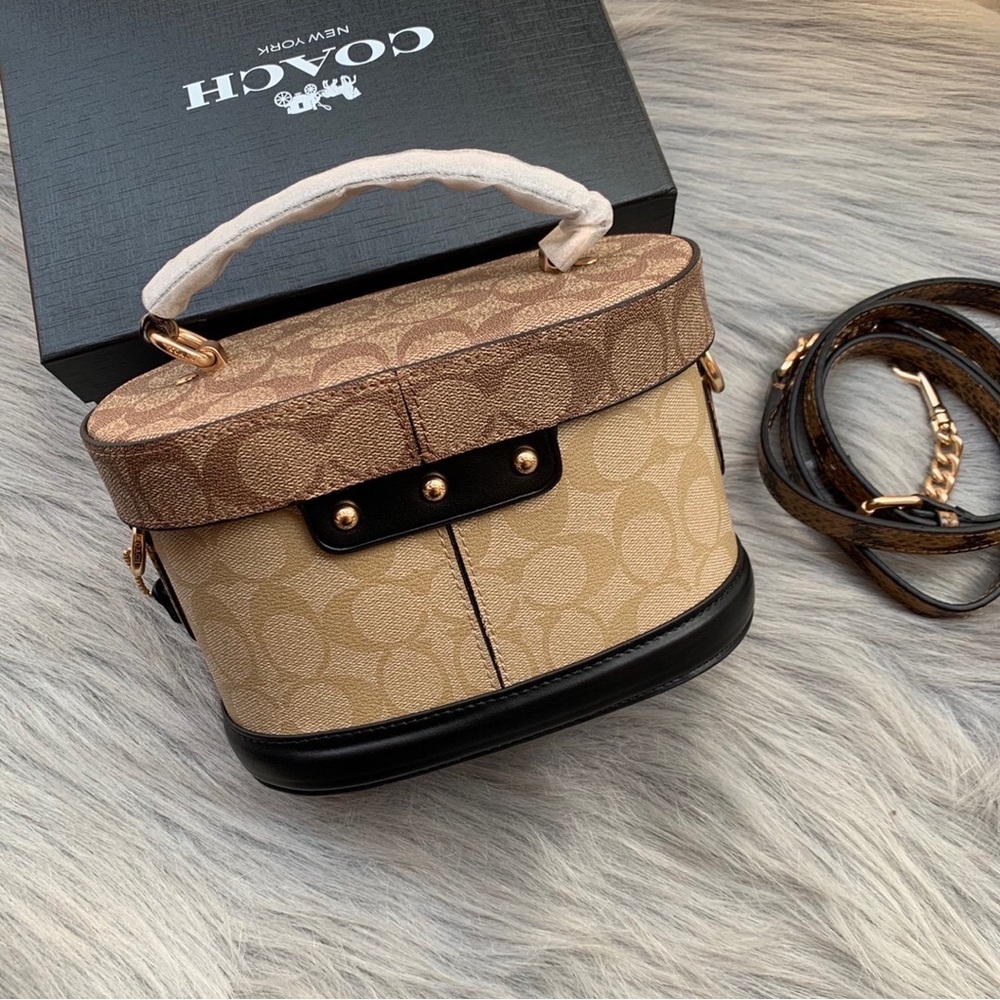Coach Signature Canvas Cosmetic Case with Horse and Carriage Closure - Picture 3 of 9